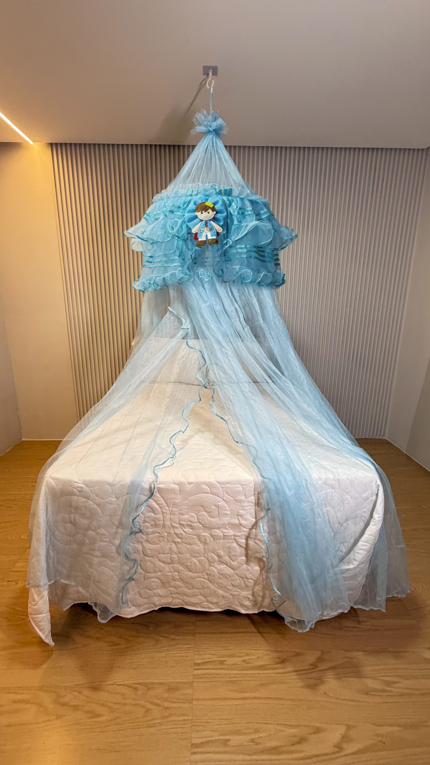 Mosquiteiro de teto Infantil menino com bando e boneco/a | Proteção Contra incetos |